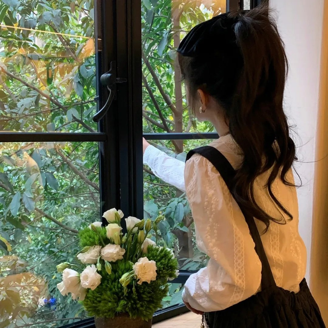 血红溅白纱